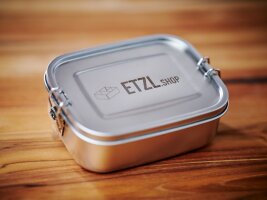 Edelstahl Boxen und Flaschen